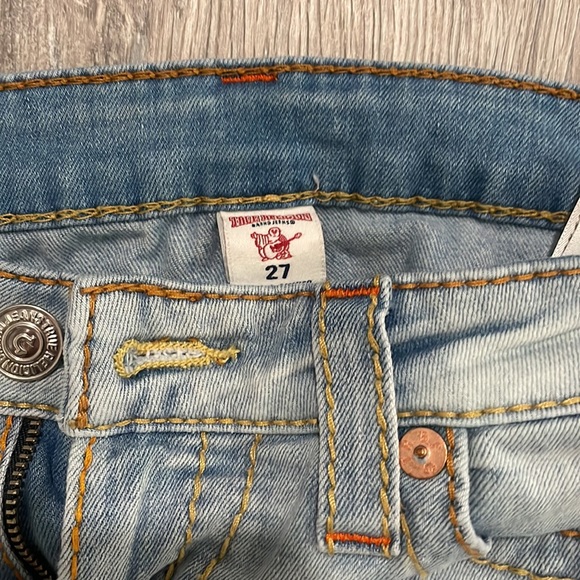 Great condition barely worn distressed True Religion jeans - Picture 3 of 4